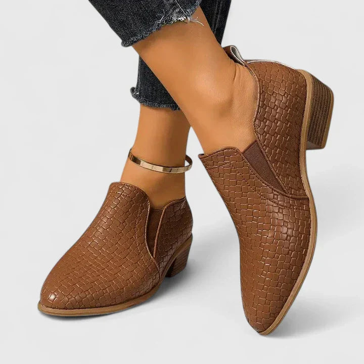 Zavira | Zapatos de Charol con Tacón Medio